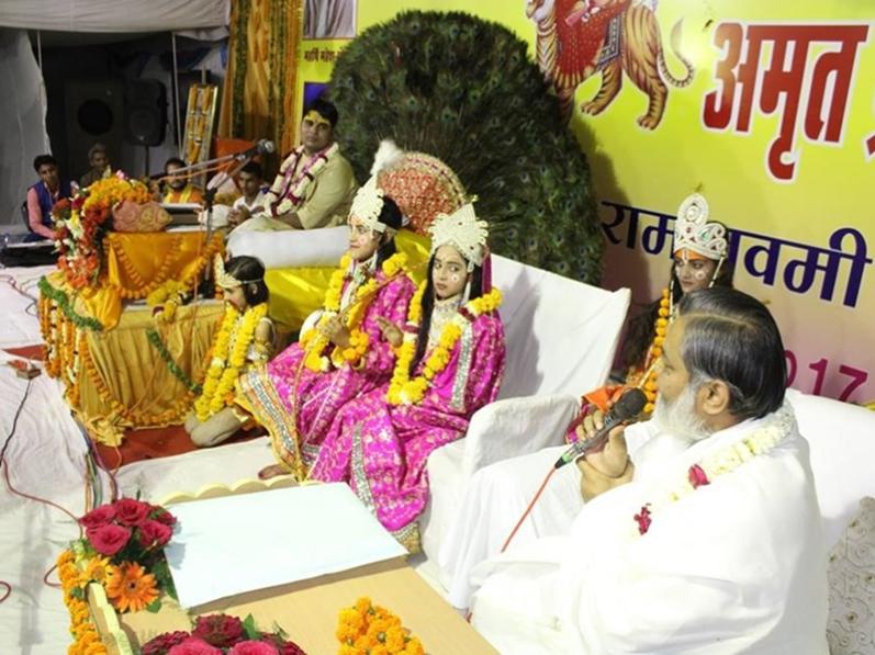 Brahmachari Girish Ji is addressing on the occasion of Shri Ram Navmi Celebration at Bhopal on  5th april 2017 Ram Navami day.